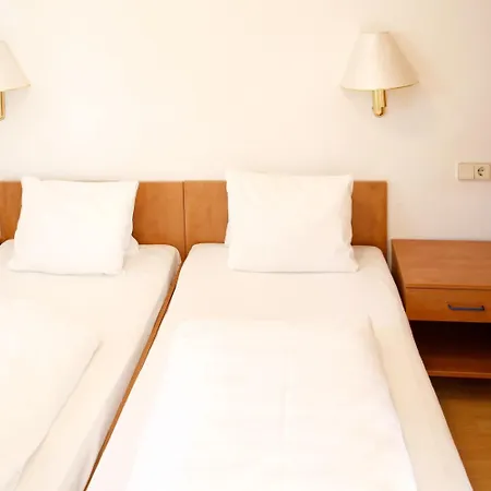 Sonnenhotel Hafnersee 4*